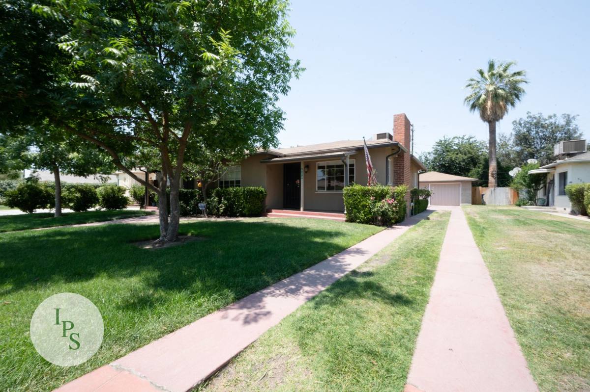 Apartment for rent at 534 W Hedges Ave, Fresno, CA 93728