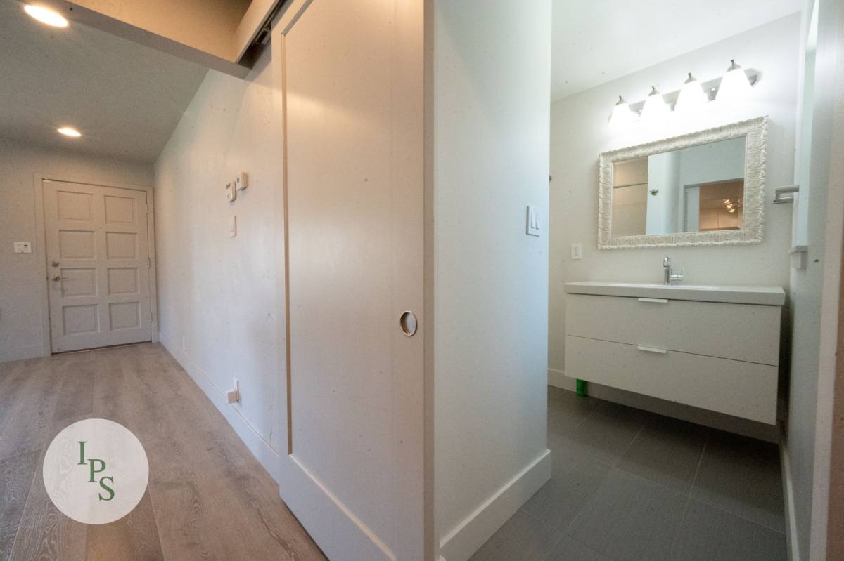 Apartment for rent at 534 W Hedges Ave, Fresno, CA 93728