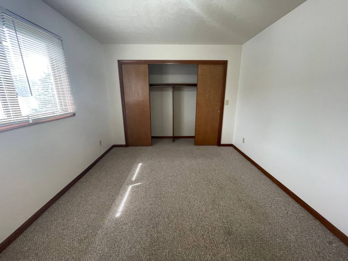 Apartment for rent at 211 Tanglewood Dr, Goshen, IN 46526
