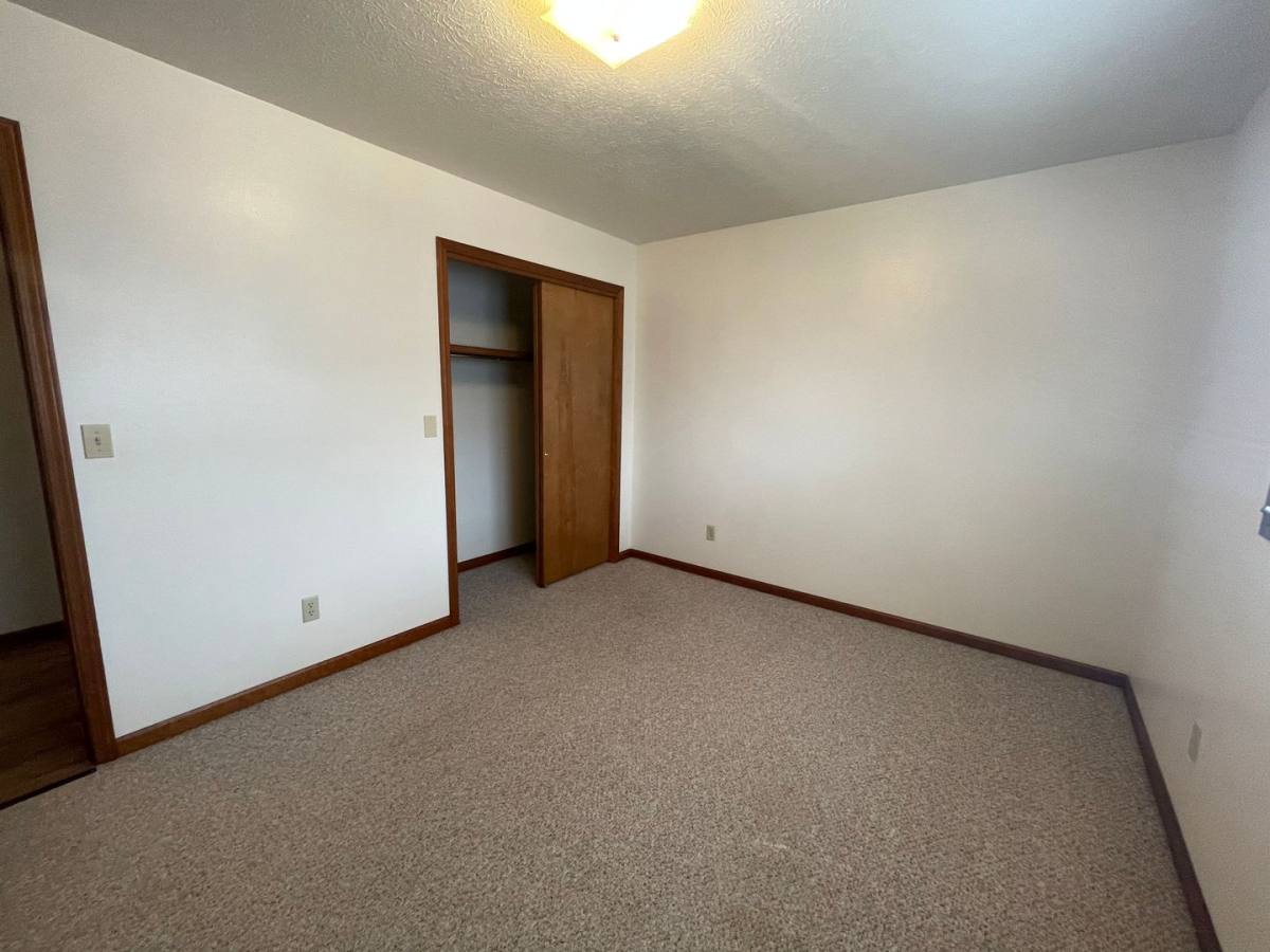 Apartment for rent at 211 Tanglewood Dr, Goshen, IN 46526