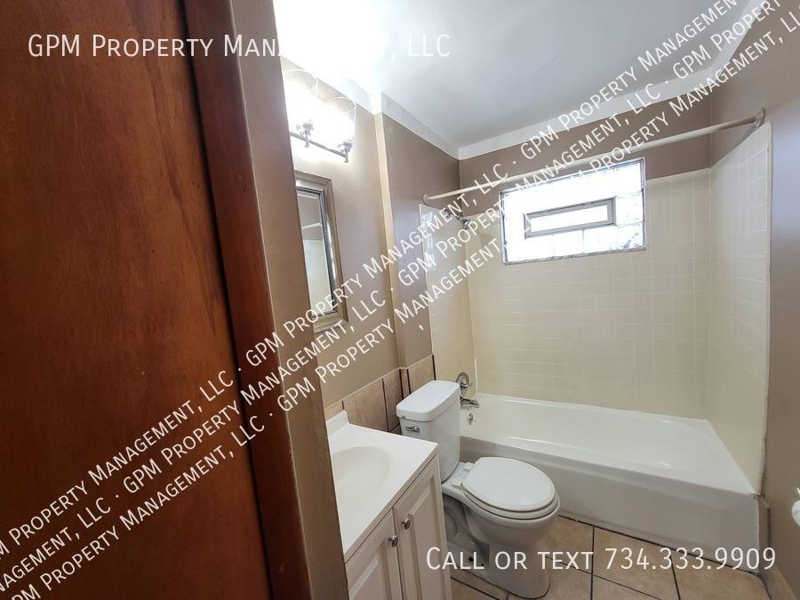 Apartment for rent at 875 Raupp Place #2, Lincoln Park, MI 48146