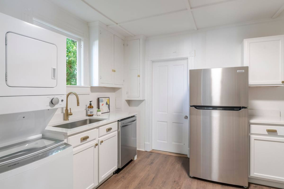 Apartment for rent at 1215 Walnut St, Staunton, VA 24401