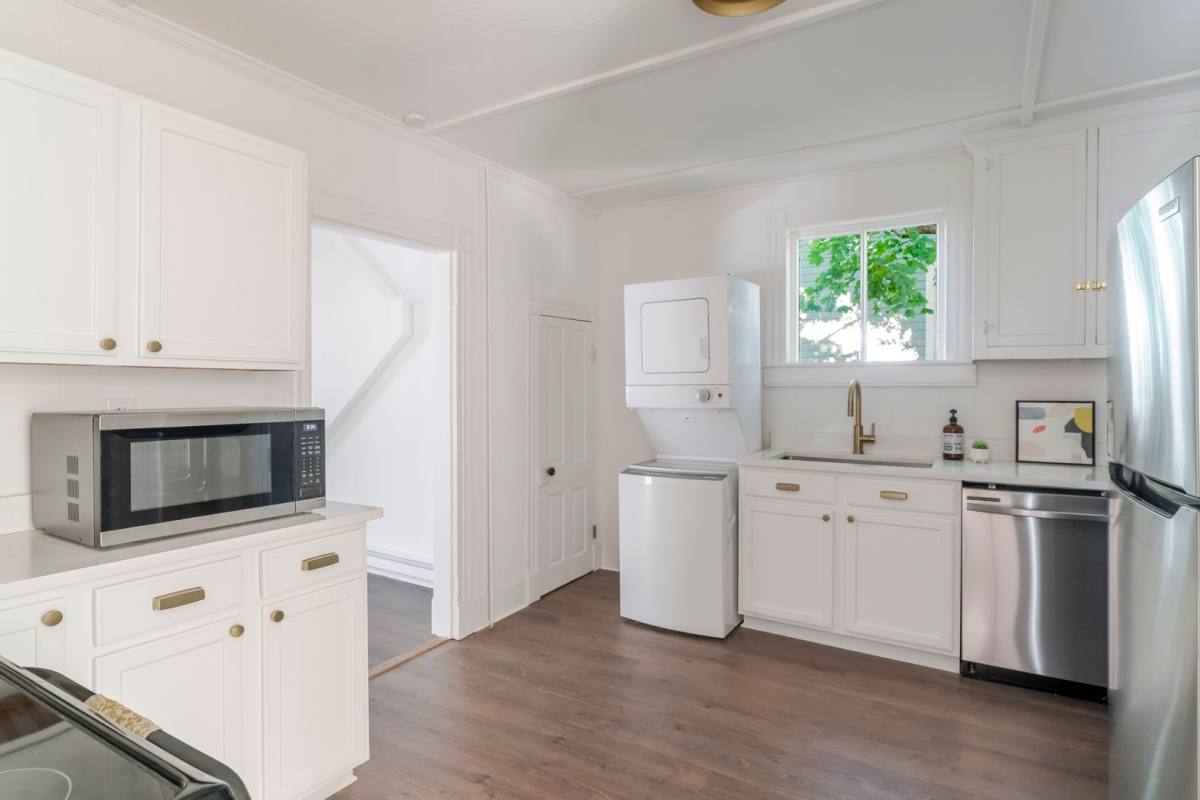 Apartment for rent at 1215 Walnut St, Staunton, VA 24401