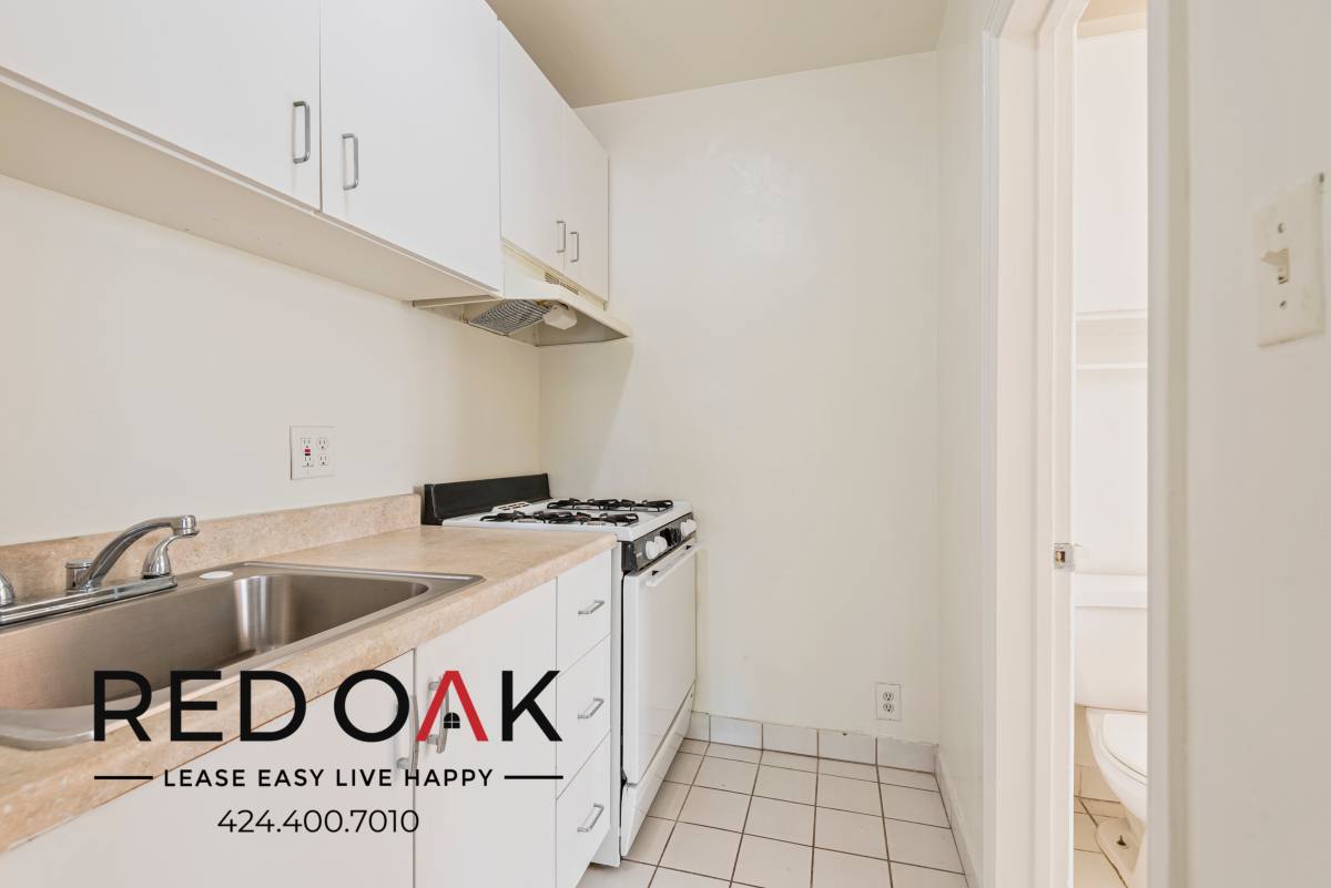 Condo for rent at 723 S Mansfield Ave #103, Los Angeles, CA 90036