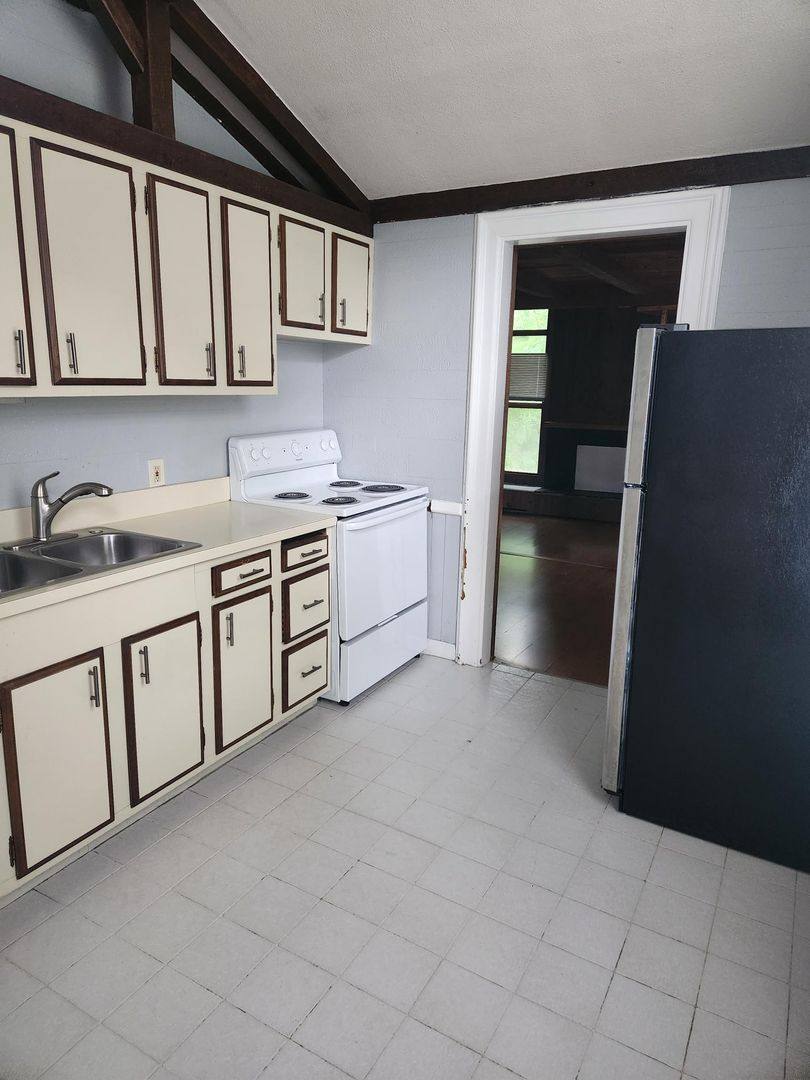 Apartment for rent at 67 Court St, Bangor, ME 04401