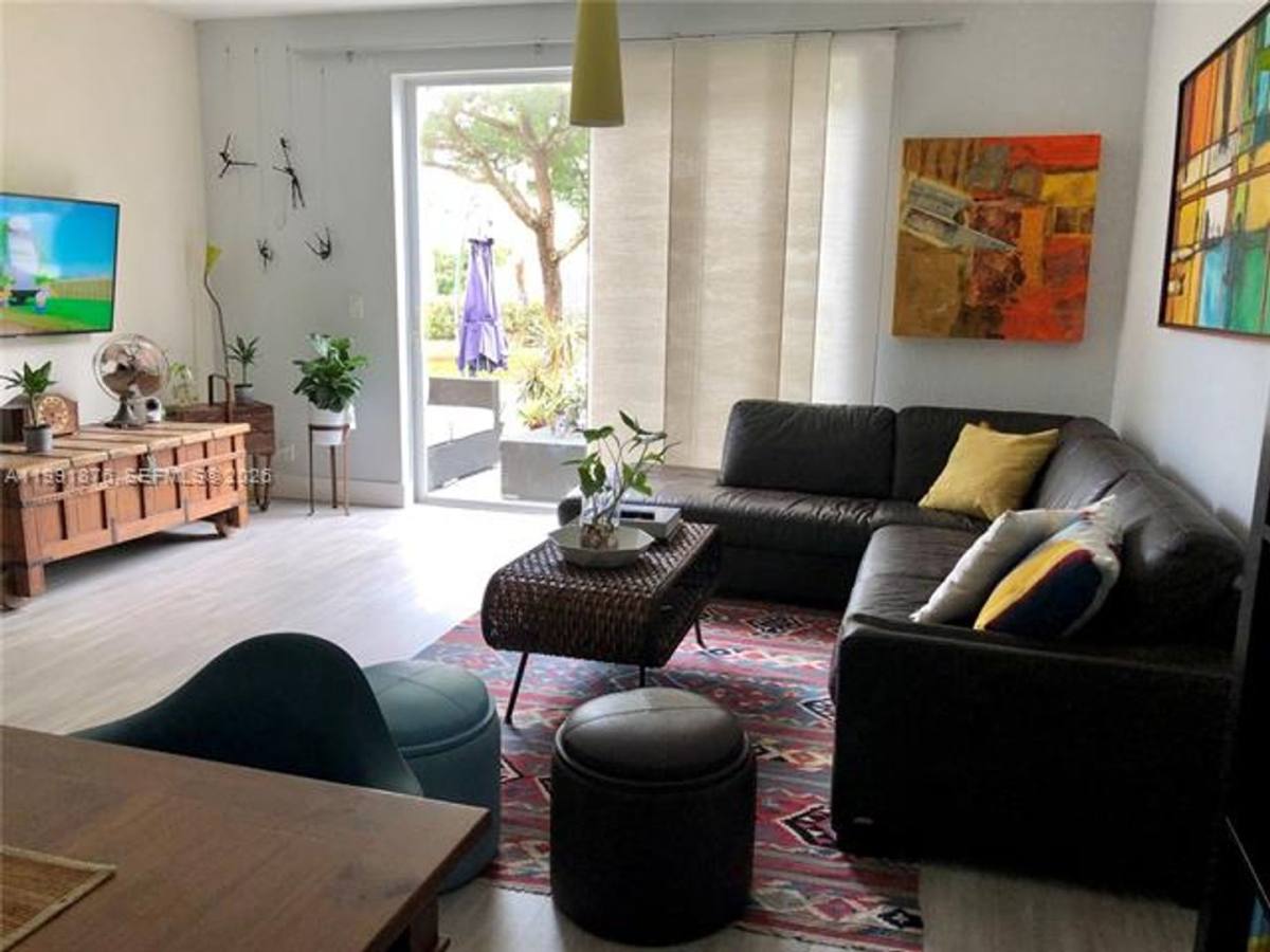 Townhouse for rent at 2233 Ensenada Terrace Th, Fort Lauderdale, FL 33327