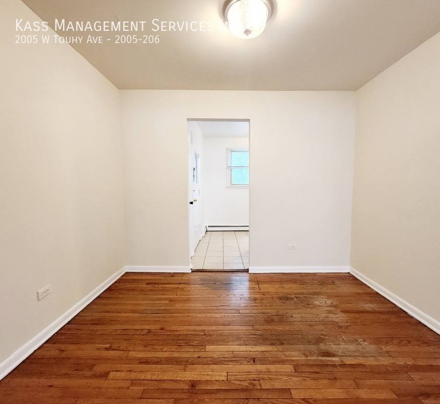 Apartment for rent at 2005 W Touhy Ave #206, Chicago, IL 60645