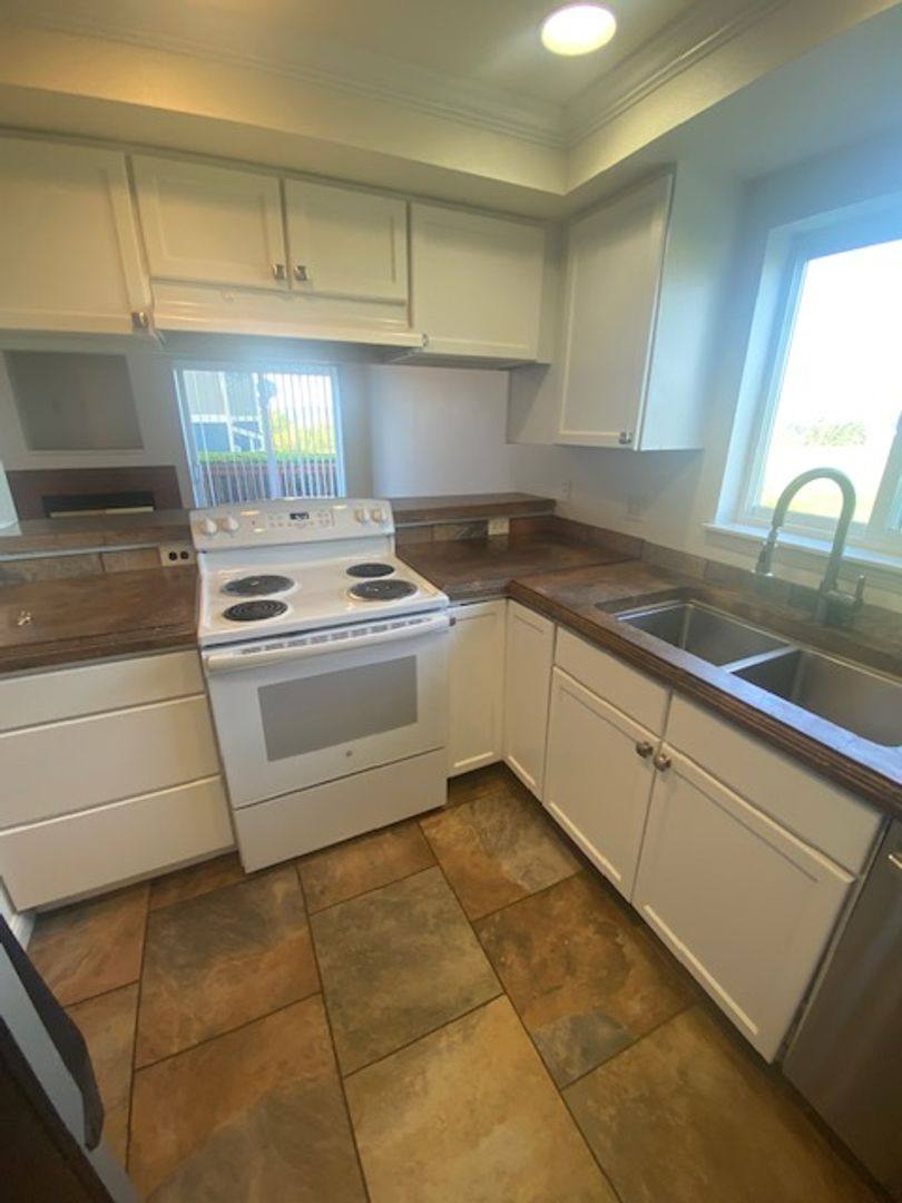 Townhouse for rent at 16881 167th Ave SE, Monroe, WA 98272