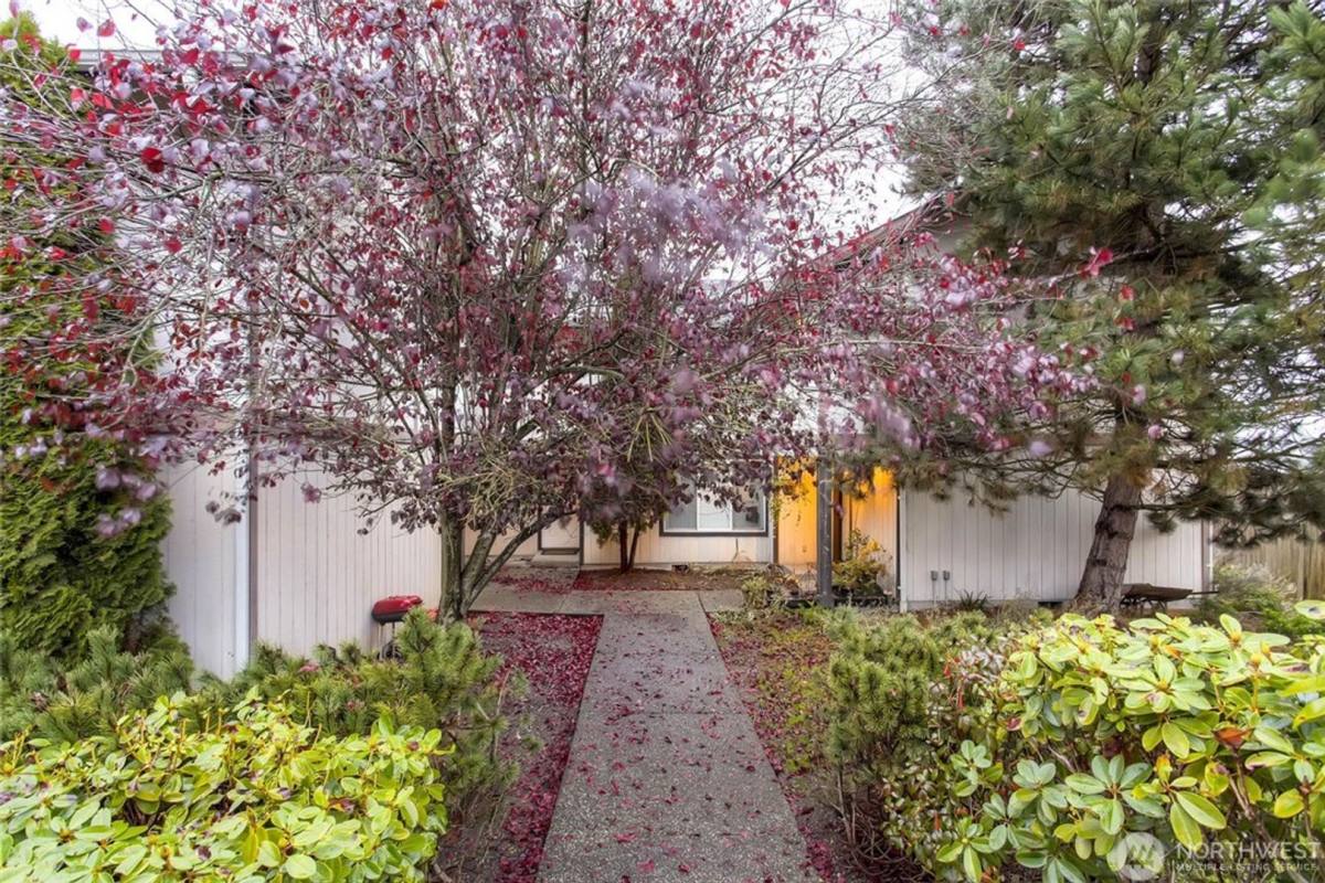 Townhouse for rent at 16881 167th Ave SE, Monroe, WA 98272