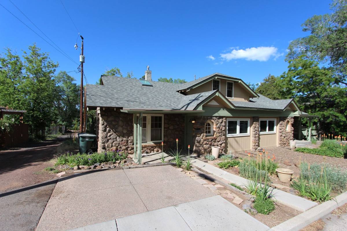 Townhouse for rent at 209 E Dale Ave, Flagstaff, AZ 86001