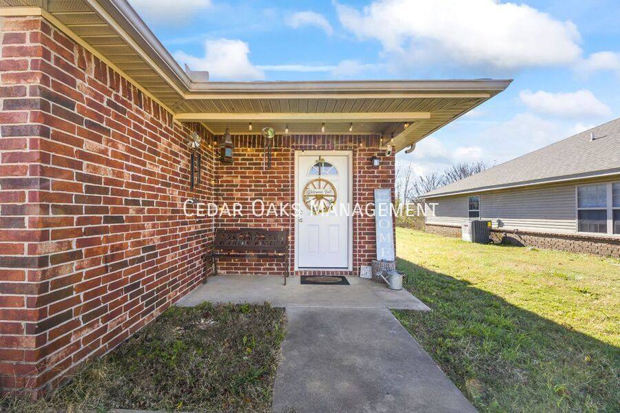 Apartment for rent at 1290 Dove Loop #B, Springdale, AR 72764