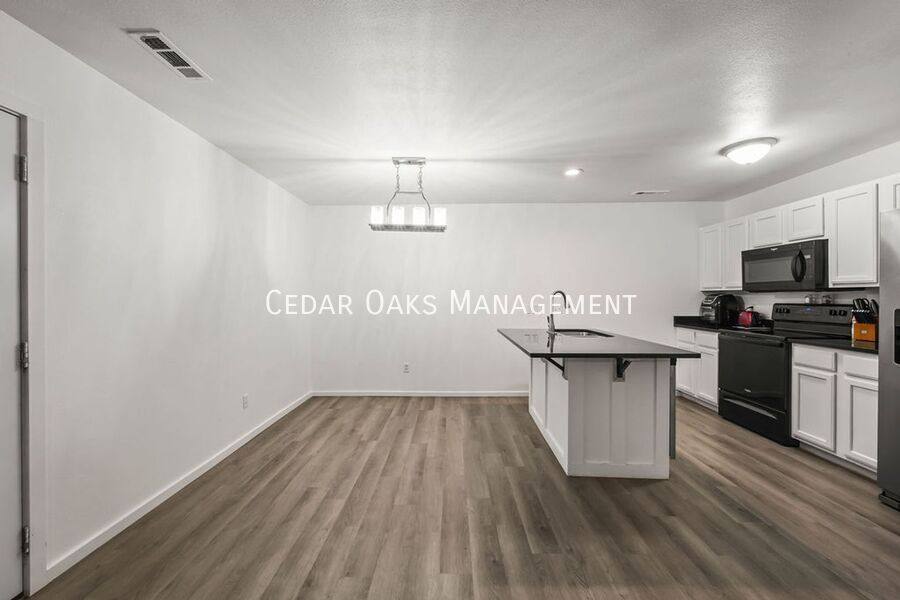 Apartment for rent at 1290 Dove Loop #B, Springdale, AR 72764