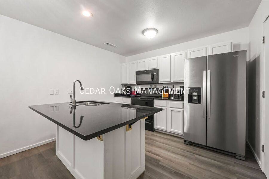 Apartment for rent at 1290 Dove Loop #B, Springdale, AR 72764