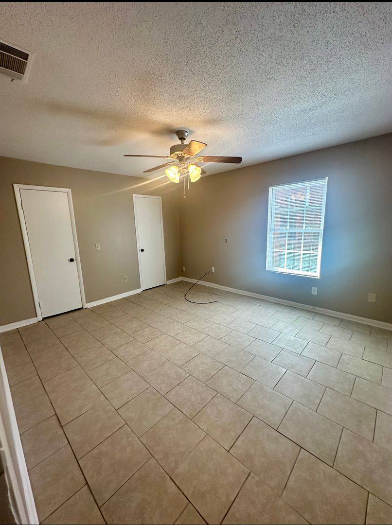 Apartment for rent at 214 Lanier Dr, Statesboro, GA 30458
