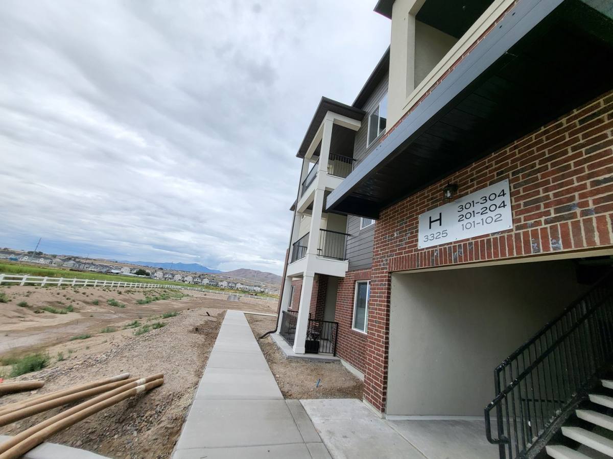 Apartment for rent at 3325 W 1830 N #H 201, Lehi, UT 84043