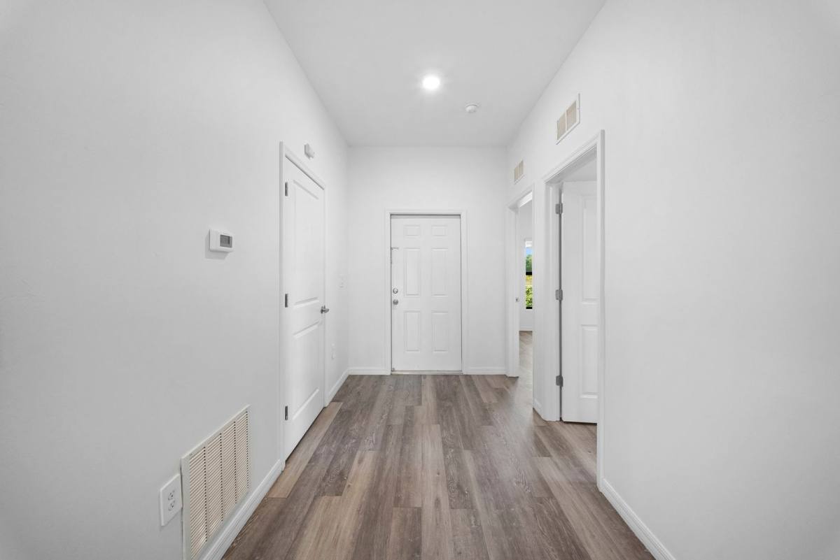 Apartment for rent at 26481 - 26483 Sandhill Blvd, Punta Gorda, FL 33983