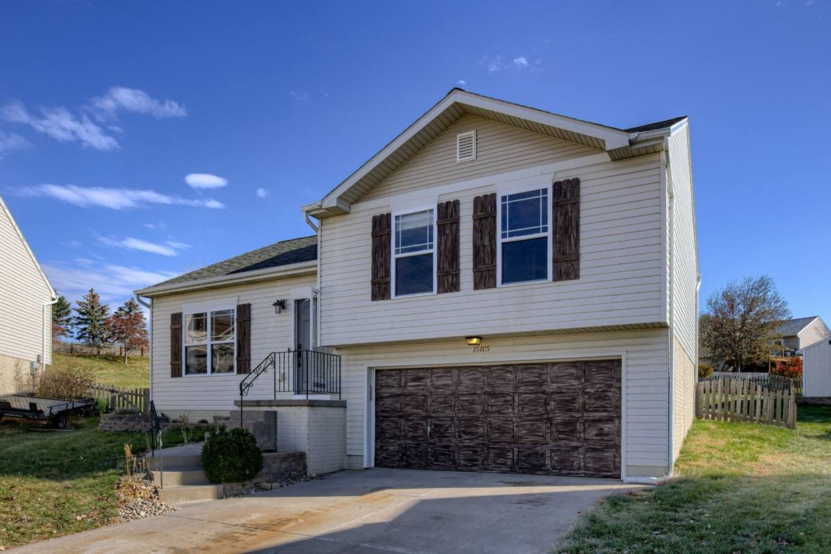 House for rent at 15405 Fillmore Circle, Bennington, NE 68007