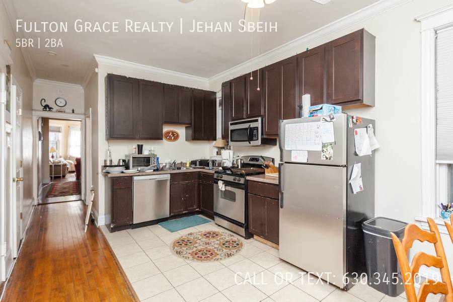 Apartment for rent at 2128 N Sheffield Ave #1F, Chicago, IL 60614