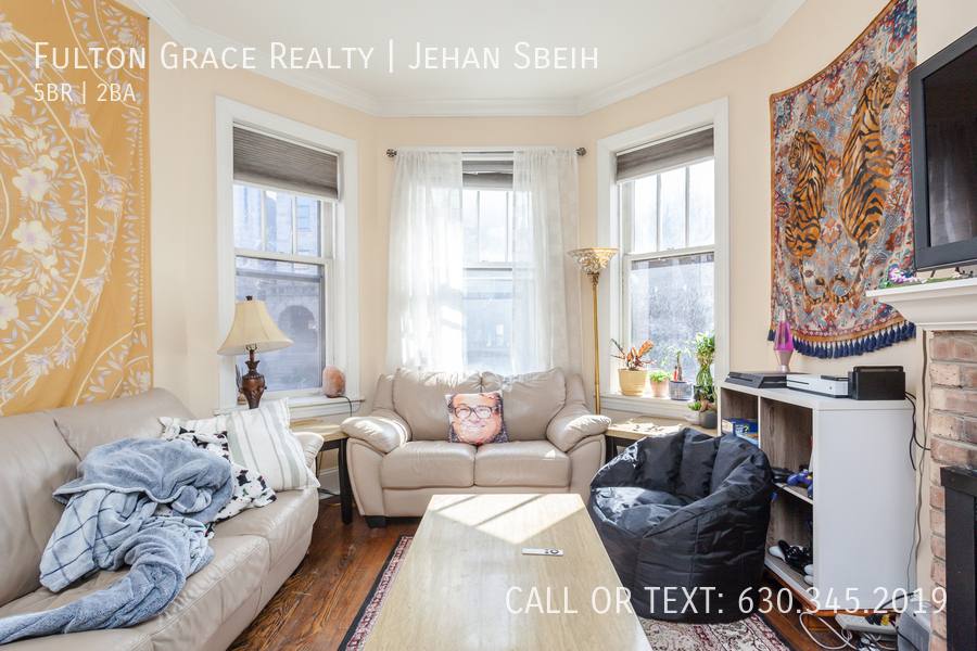 Apartment for rent at 2128 N Sheffield Ave #1F, Chicago, IL 60614
