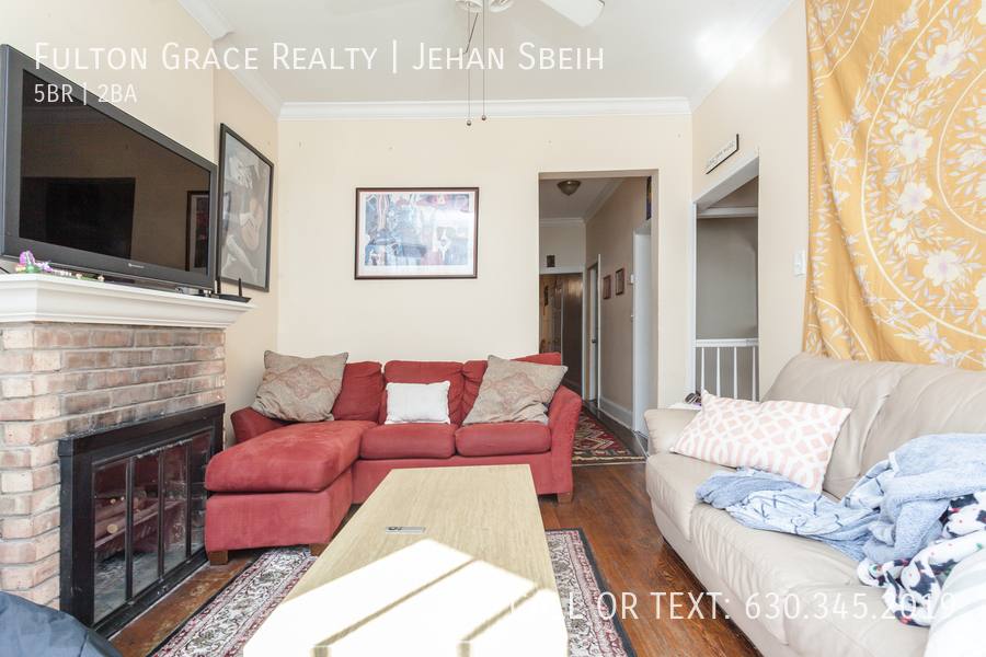 Apartment for rent at 2128 N Sheffield Ave #1F, Chicago, IL 60614