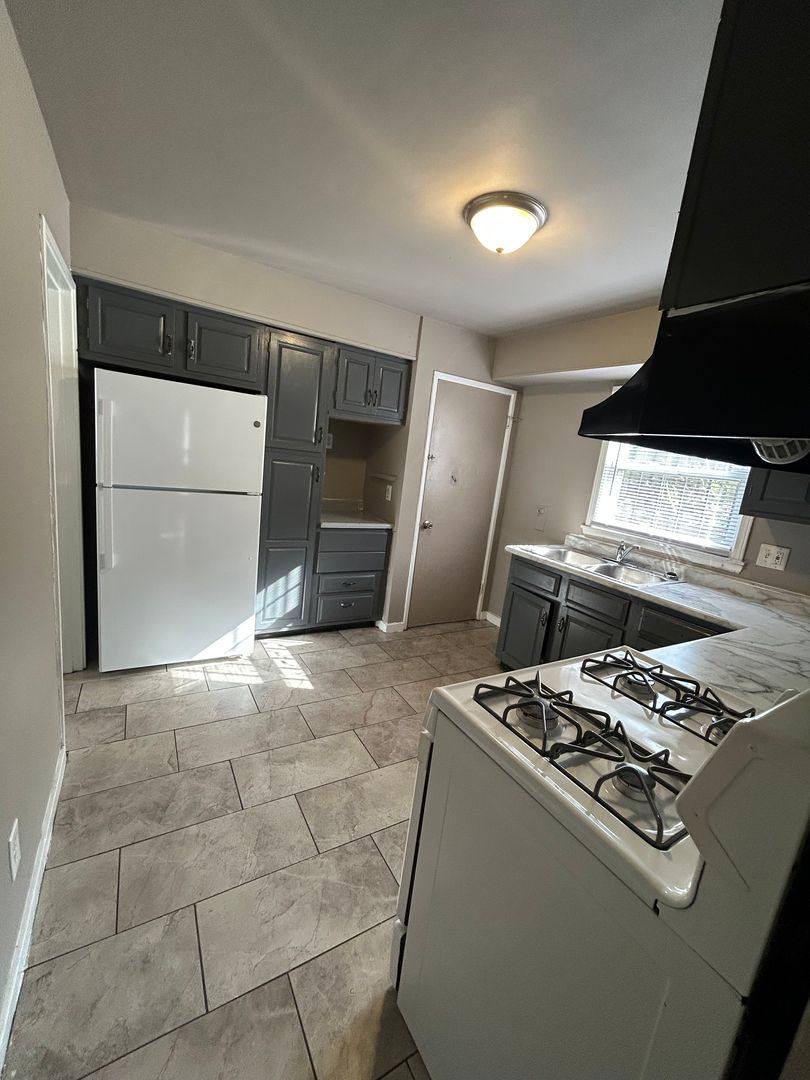 House for rent at 453 Hovey St, Gary, IN 46406