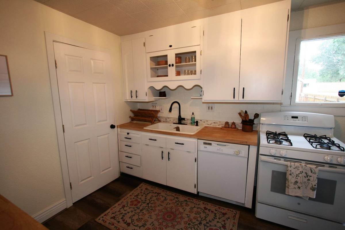 House for rent at 1704 W Vermijo Ave, Colorado Springs, CO 80904