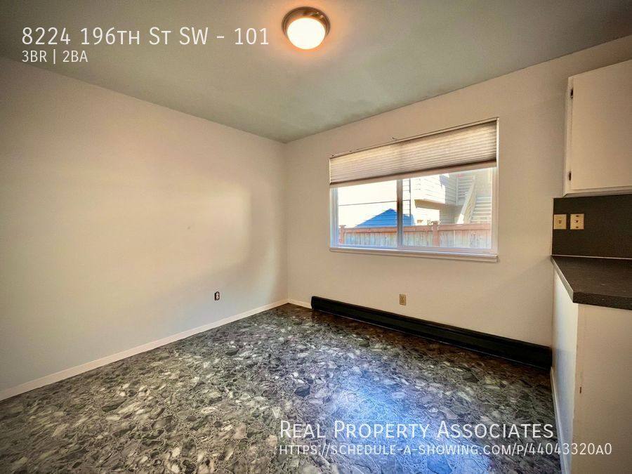 Townhouse for rent at 8224 196th St SW #101, Edmonds, WA 98026