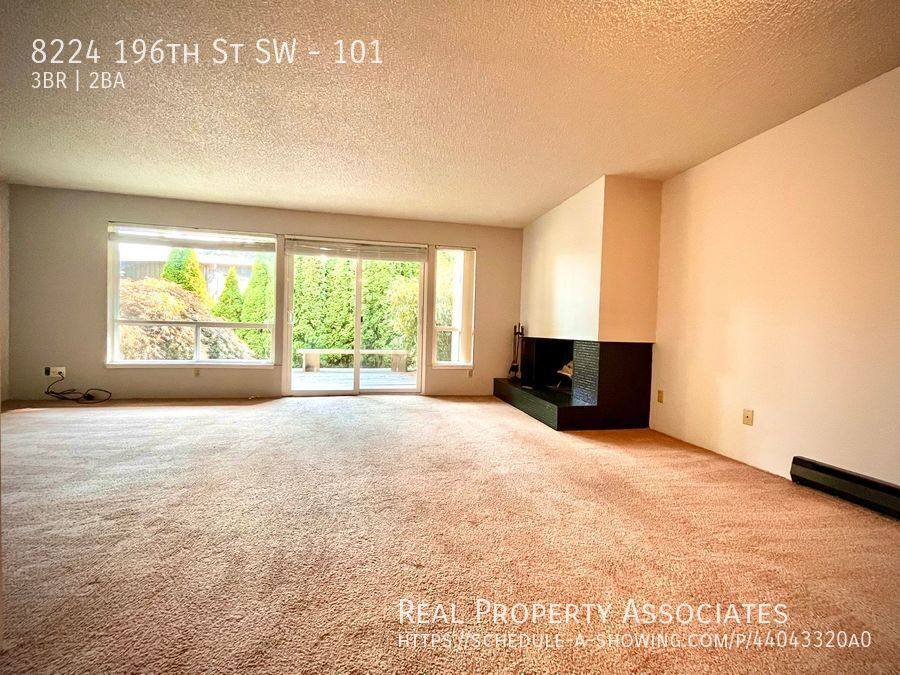 Townhouse for rent at 8224 196th St SW #101, Edmonds, WA 98026