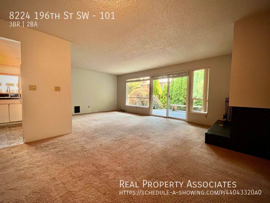 Townhouse for rent at 8224 196th St SW #101, Edmonds, WA 98026