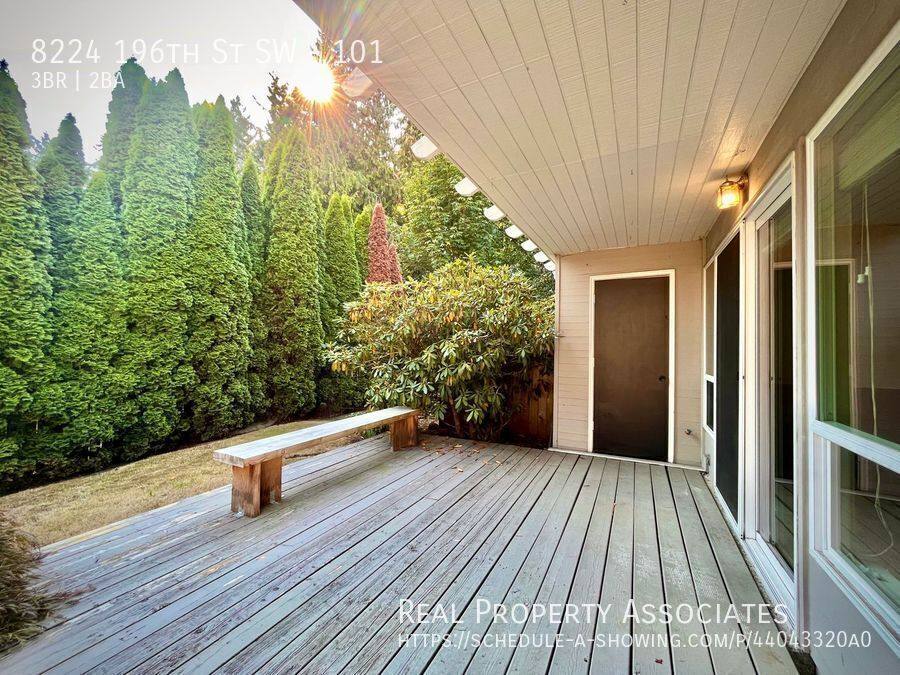 Townhouse for rent at 8224 196th St SW #101, Edmonds, WA 98026