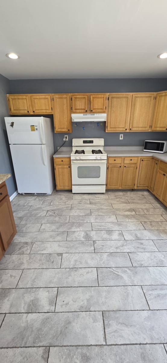 Townhouse for rent at 2133 W Mulberry St, Baltimore, MD 21223