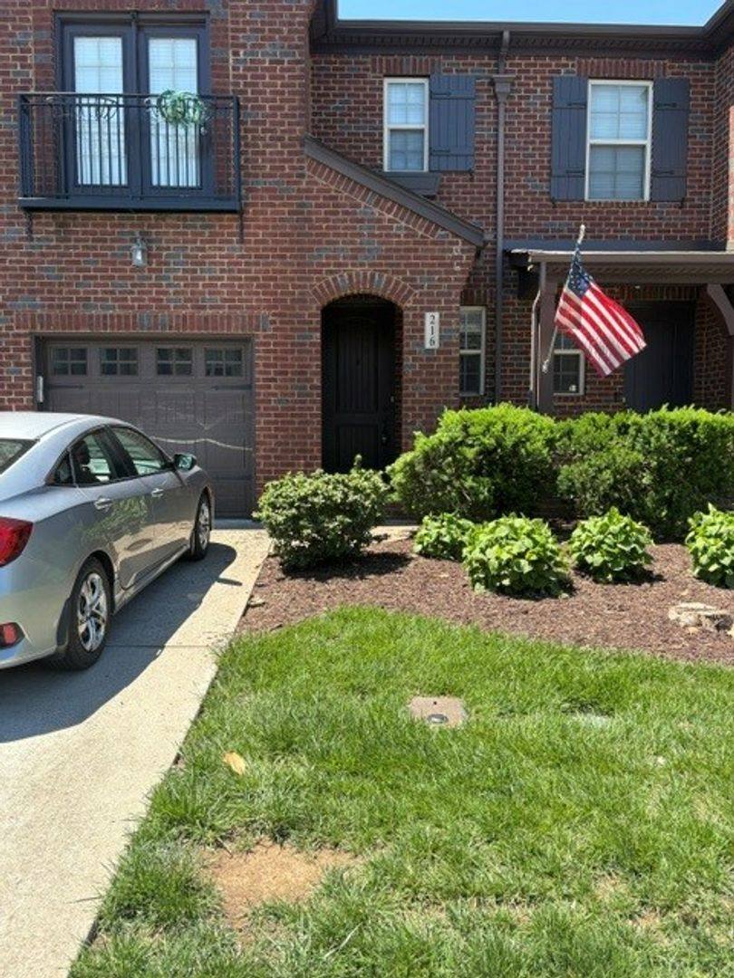 Townhouse for rent at 216 Bixby Private Lane, Hendersonville, TN 37075