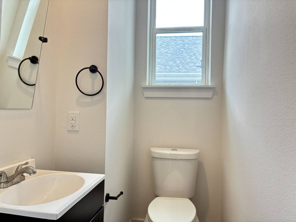 Townhouse for rent at 1535 W 24th St, Houston, TX 77008