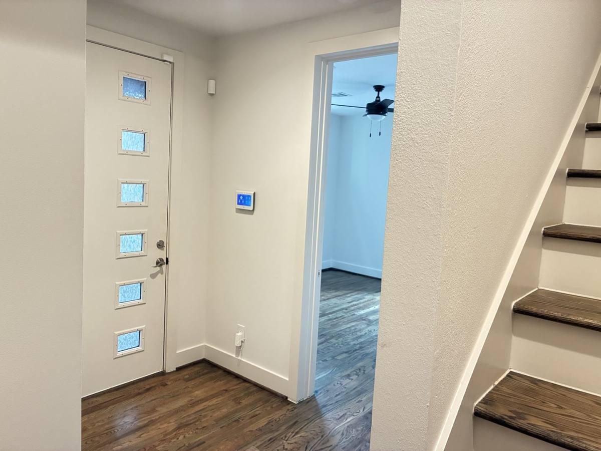 Townhouse for rent at 1535 W 24th St, Houston, TX 77008