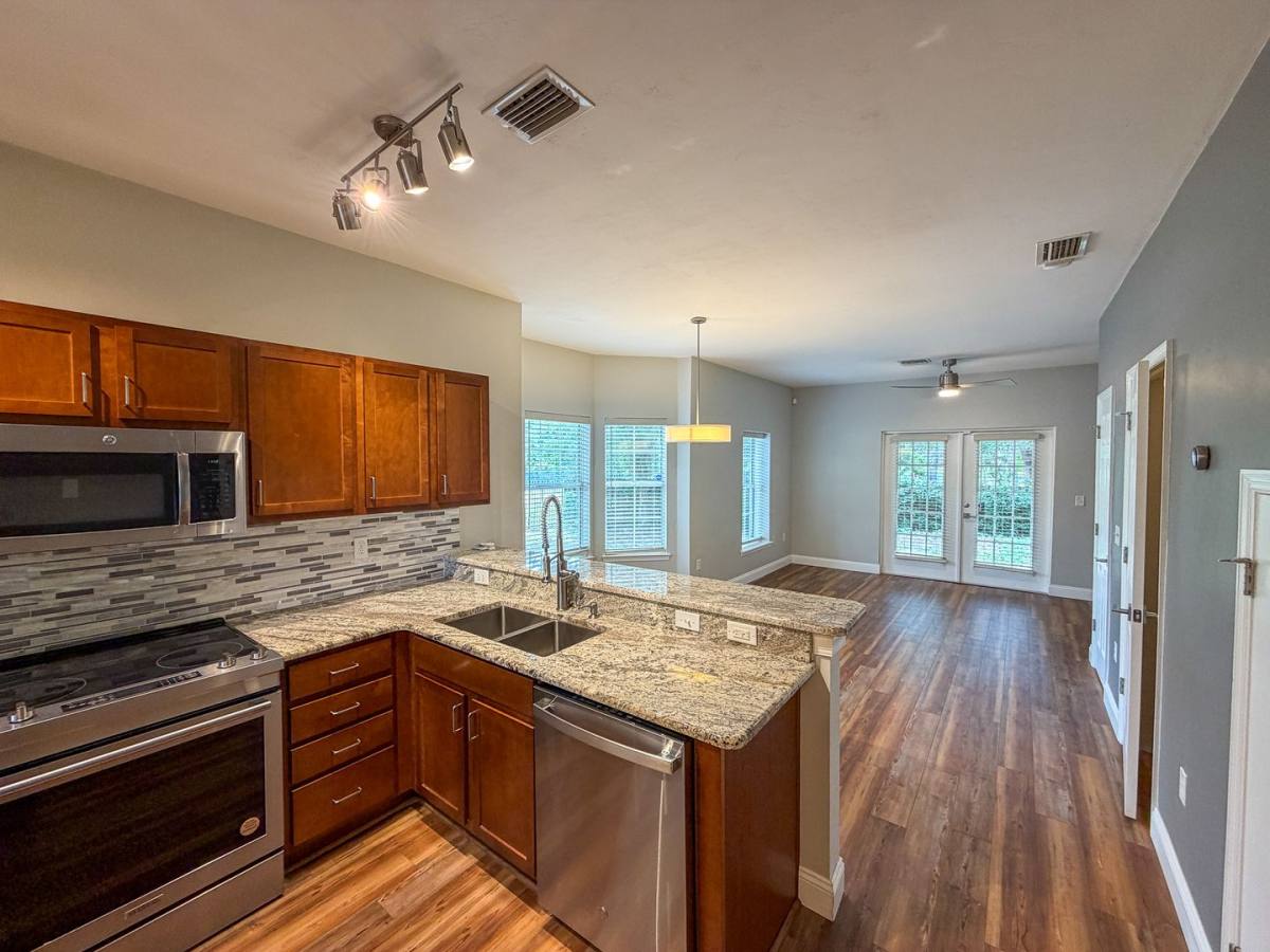 Townhouse for rent at 2915 SW 35th Place, Gainesville, FL 32608
