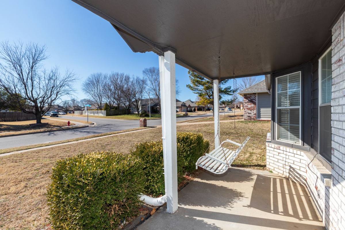 House for rent at 2412 W Natchez St, Broken Arrow, OK 74011