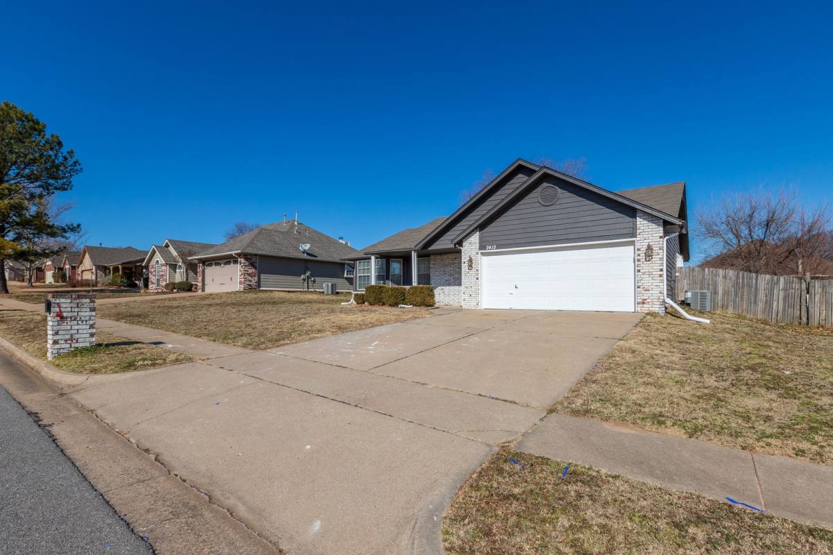House for rent at 2412 W Natchez St, Broken Arrow, OK 74011