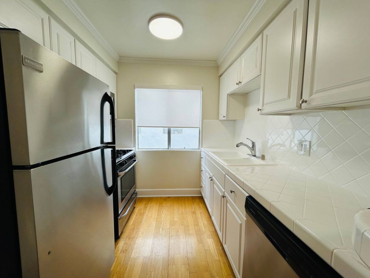 Apartment for rent at 1827 Veteran Ave, Los Angeles, CA 90025