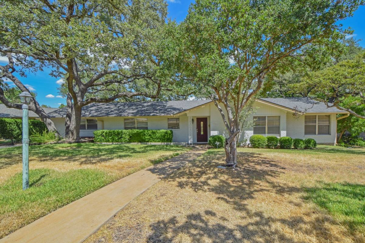 House for rent at 5003 Westview Dr, Austin, TX 78731