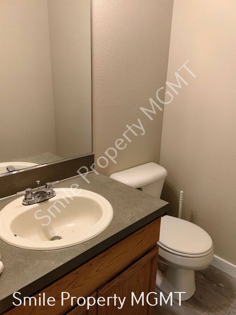 House for rent at 12616 SE Taggart St, Portland, OR 97236
