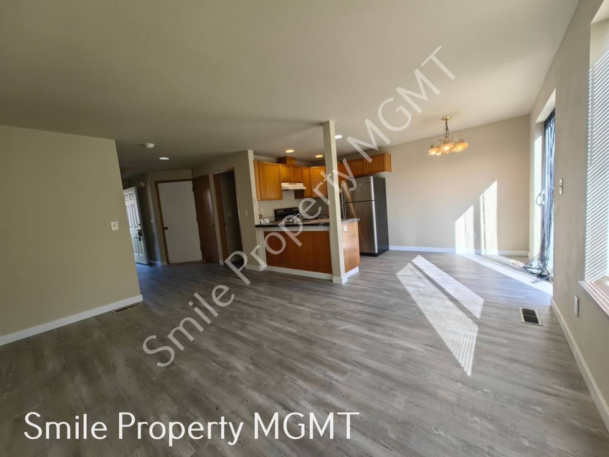 House for rent at 12616 SE Taggart St, Portland, OR 97236