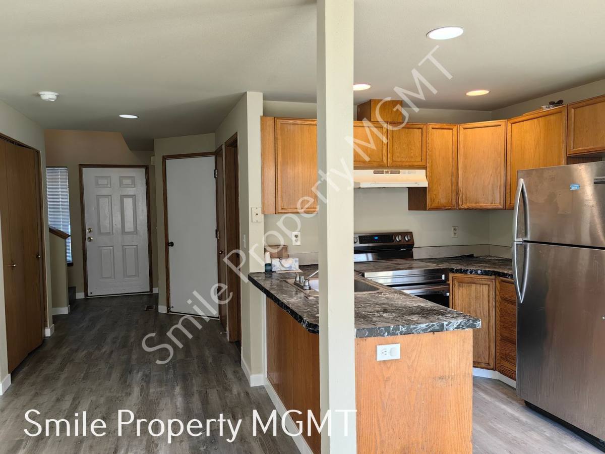 House for rent at 12616 SE Taggart St, Portland, OR 97236