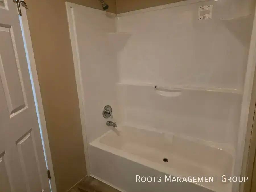 Apartment for rent at 2513 Aspen St #2513A, Middletown, OH 45042