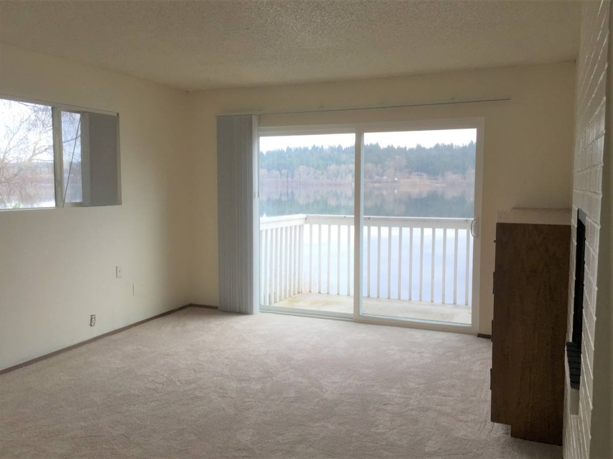 Apartment for rent at 4010 W Lake Sammamish Parkway NE, Redmond, WA 98052