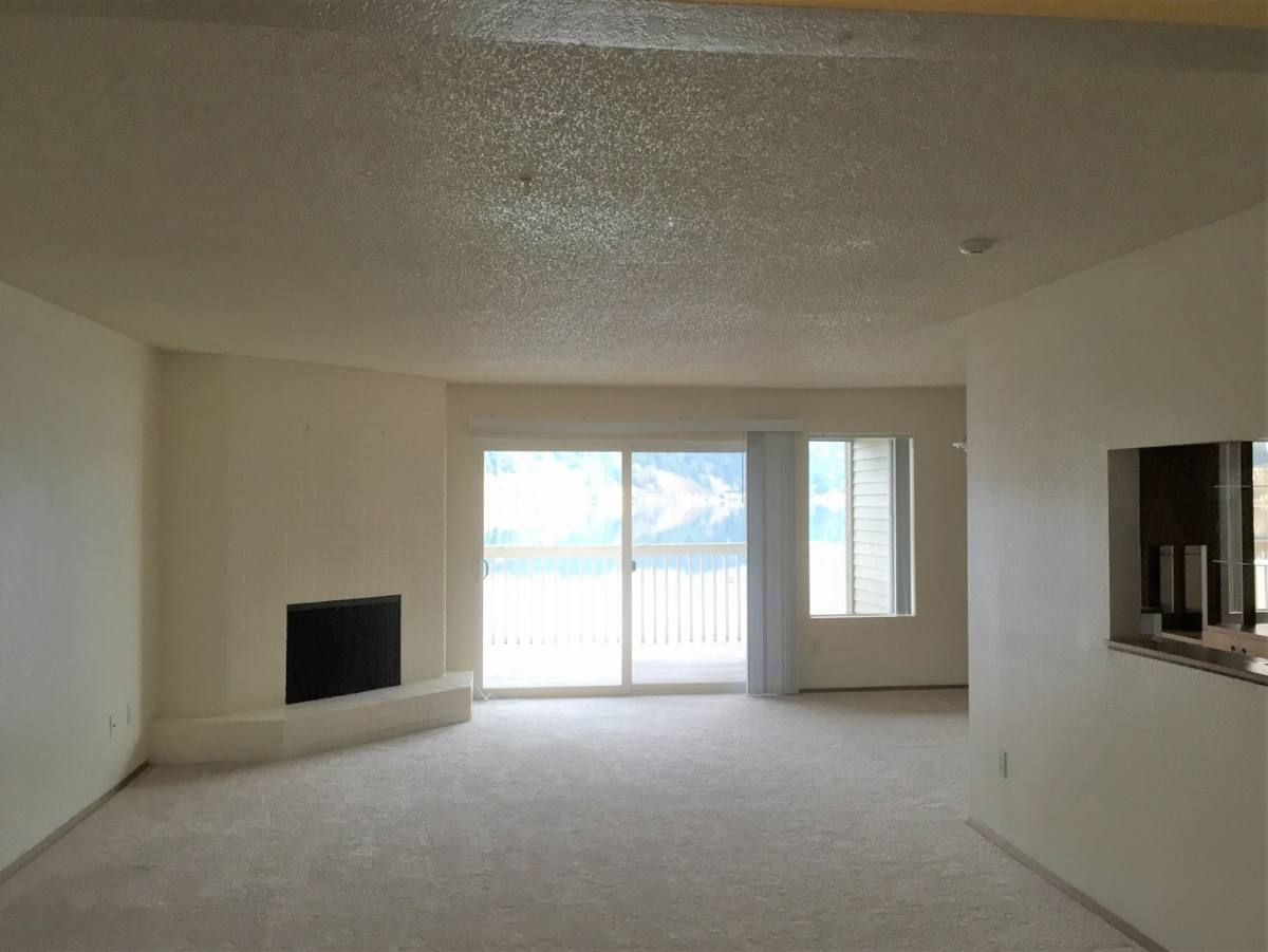 Apartment for rent at 4010 W Lake Sammamish Parkway NE, Redmond, WA 98052