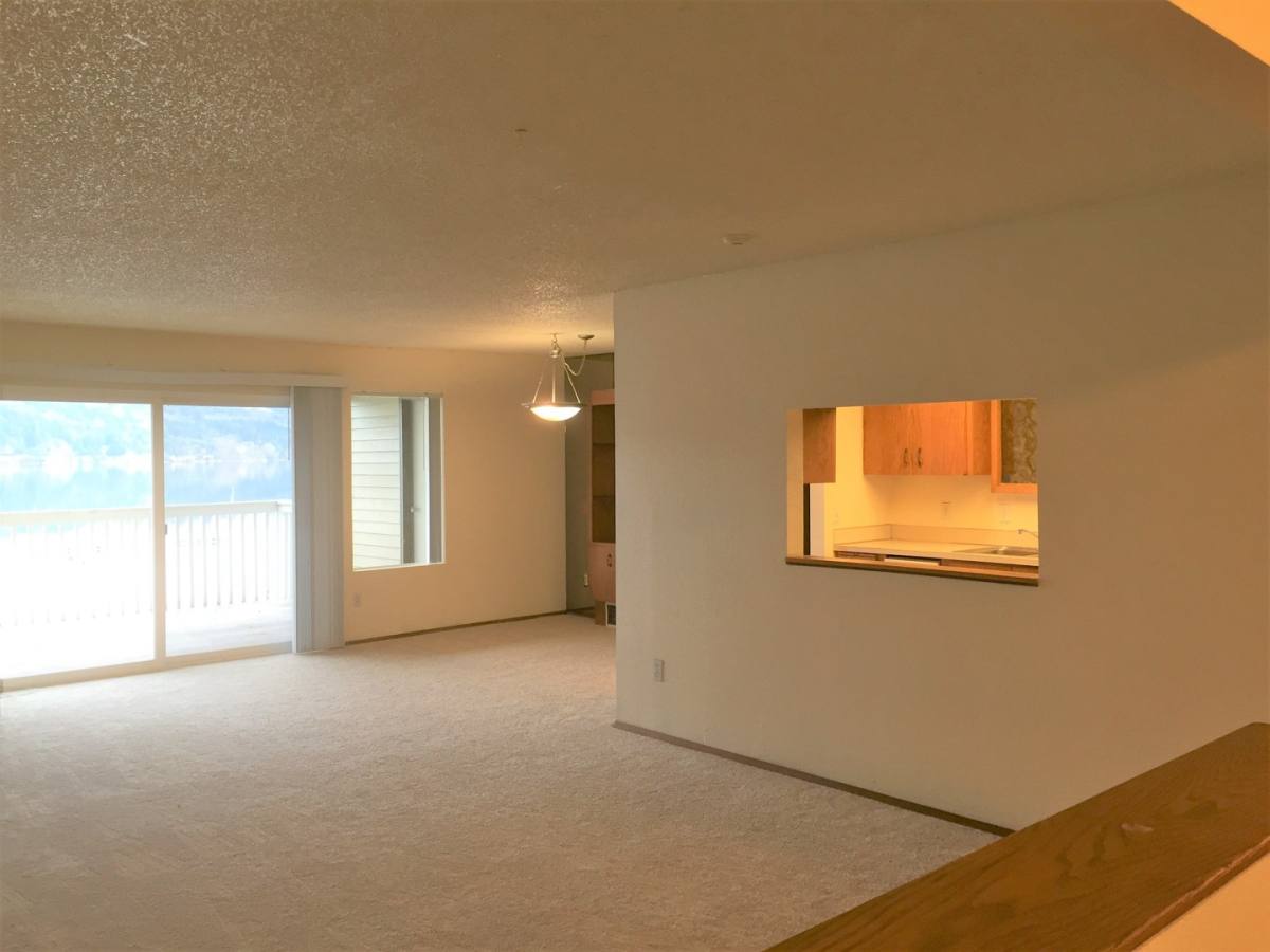 Apartment for rent at 4010 W Lake Sammamish Parkway NE, Redmond, WA 98052