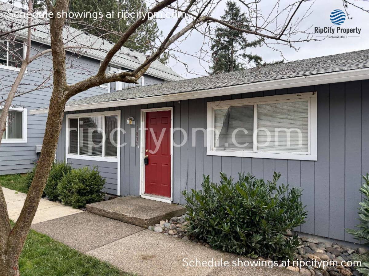 Apartment for rent at 11837 SE Gladstone St, Portland, OR 97266