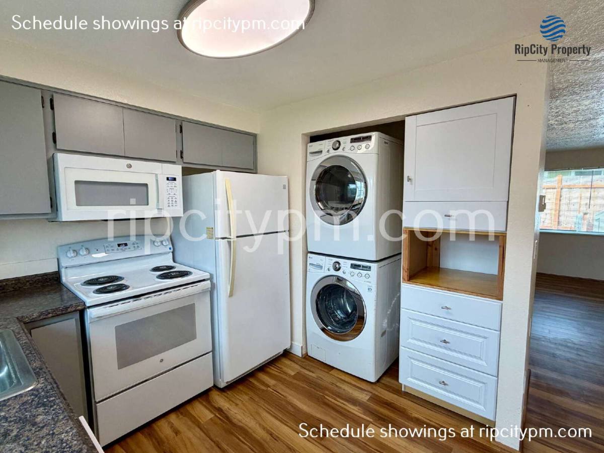 Apartment for rent at 11837 SE Gladstone St, Portland, OR 97266