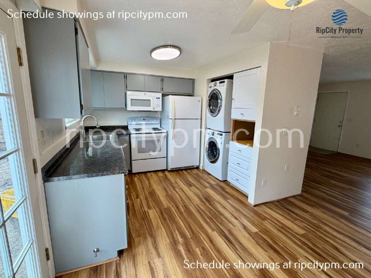 Apartment for rent at 11837 SE Gladstone St, Portland, OR 97266