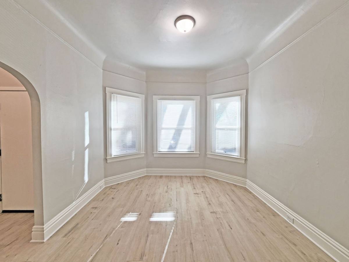 Apartment for rent at 811 V St, Sacramento, CA 95818